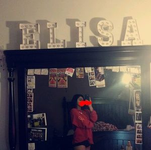 Meet your Posher, Elisa